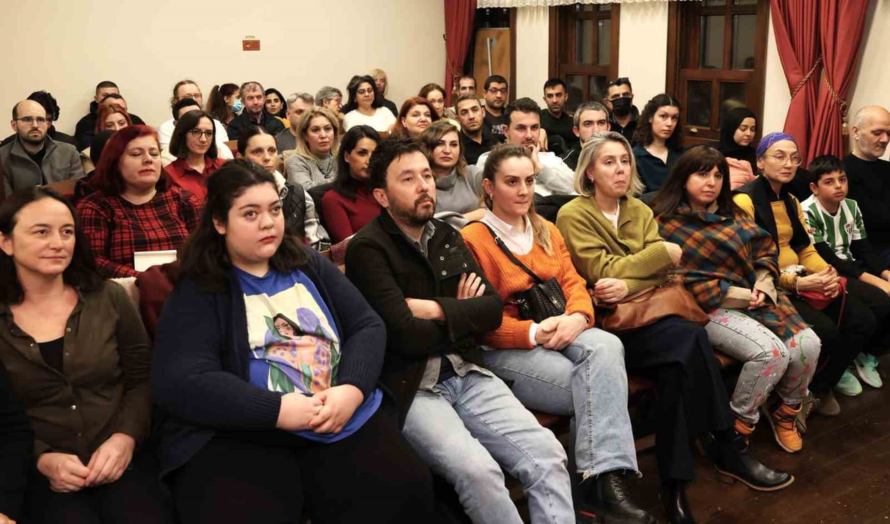 OSMANGAZİ BELEDİYESİ TARAFINDAN DÜZENLENEN FELSEFE BULUŞMASINDA FELSEFENİN GÜNDELİK HAYATLA NASIL...