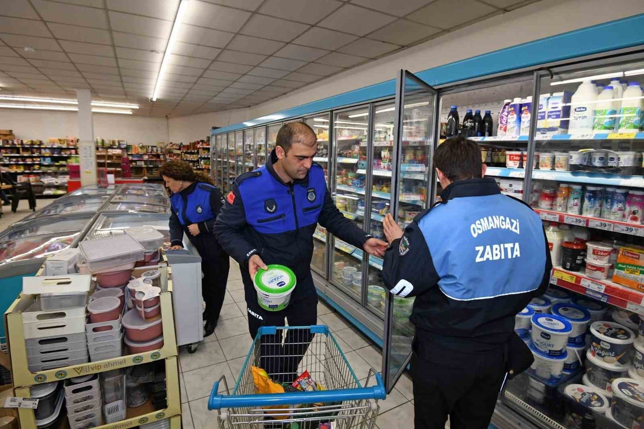 OSMANGAZİ BELEDİYESİ ZABITA MÜDÜRLÜĞÜ EKİPLERİ, VATANDAŞLARIN SAĞLIKLI, GÜVENLİ VE ADİL KOŞULLARDA...