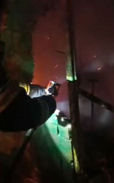 OSMANİYE’DE ELEKTRİKÇİ DÜKKANINDA ÇIKAN YANGIN SÖNDÜRÜLDÜ