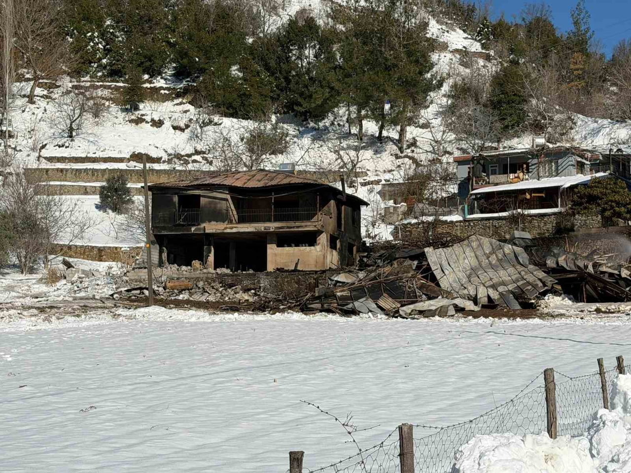 OSMANİYE’DE HIZAR ATÖLYESİ YANGINDA KÜL OLDU