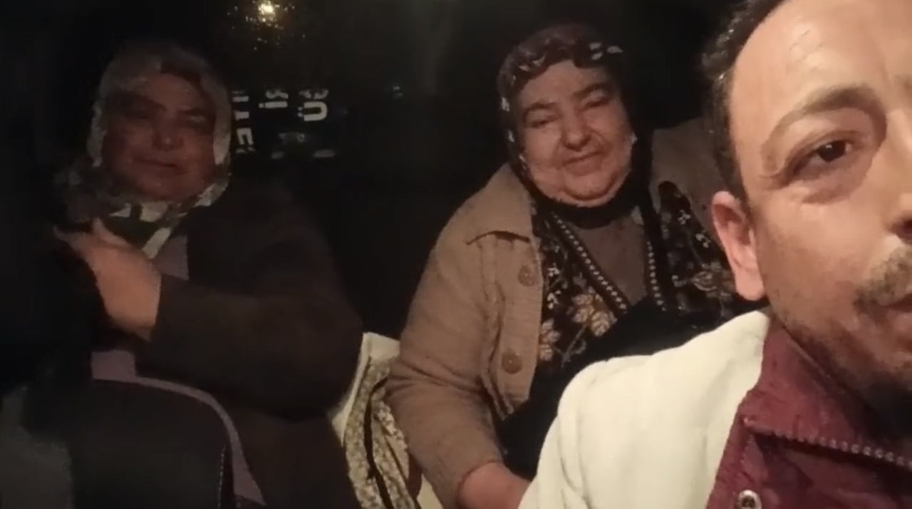 OSMANİYE’DE KARDA MAHSUR KALAN 2 KADIN EKİPLER TARAFINDAN KURTARILDI