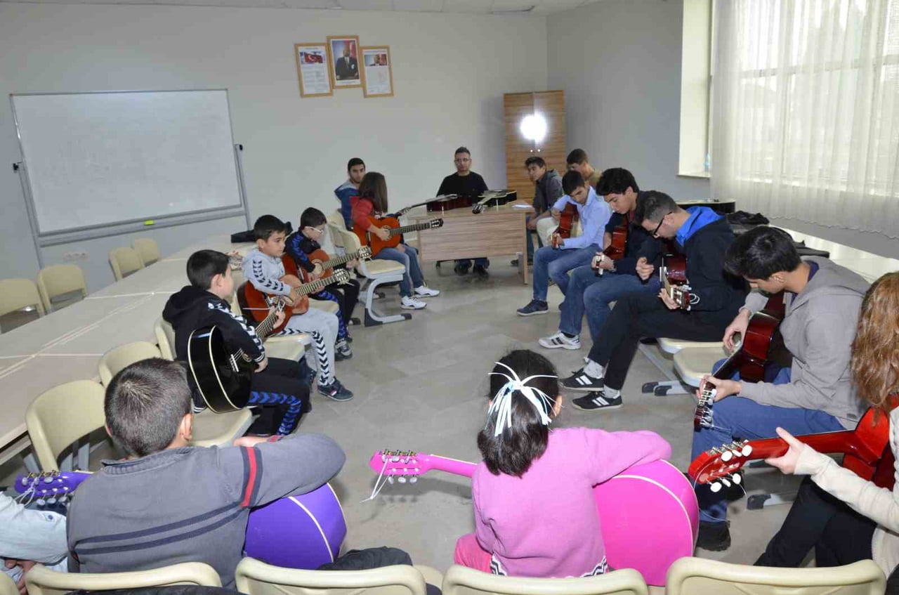 PALANDÖKEN BELEDİYE BAŞKANI MUHAMMET SUNAR, 7–16 YAŞ ARASI ÇOCUKLARI HAFTA SONU AÇILACAK ÜCRETSİZ...