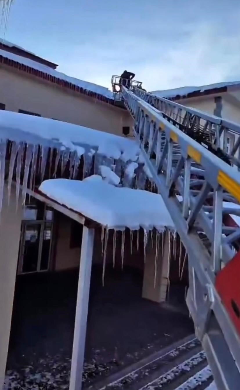 PATNOS’TA BUZ SARKITLARINA KARŞI SAHADA ÇALIŞMALARINI SÜRDÜRÜYOR