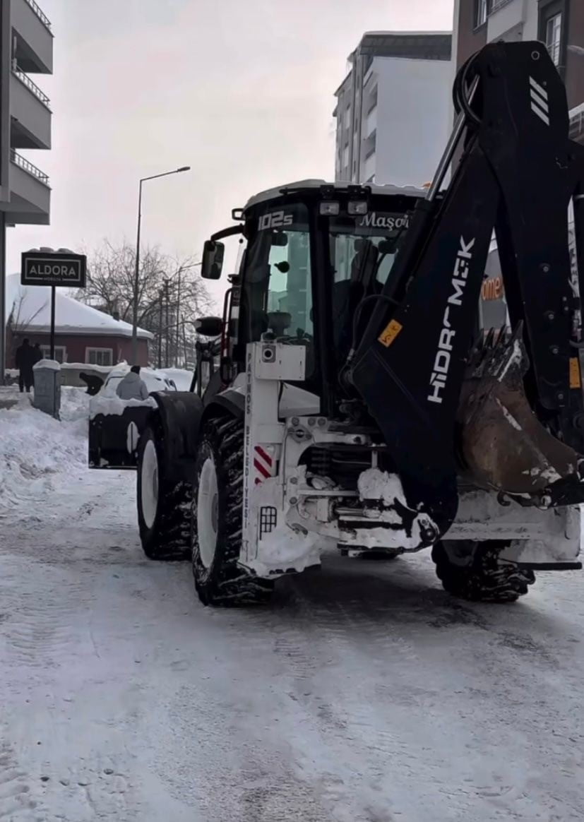 PATNOS’TA KARLA MÜCADELE ÇALIŞMALARI DEVAM EDİYOR