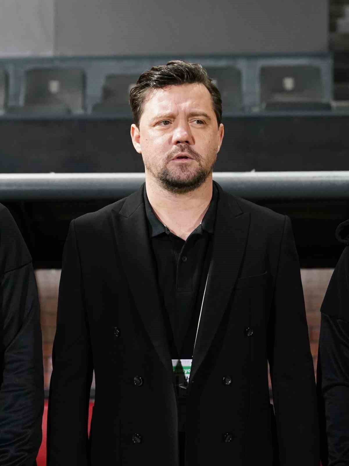 PENDİKSPOR TEKNİK DİREKTÖRÜ UĞUR UÇAR