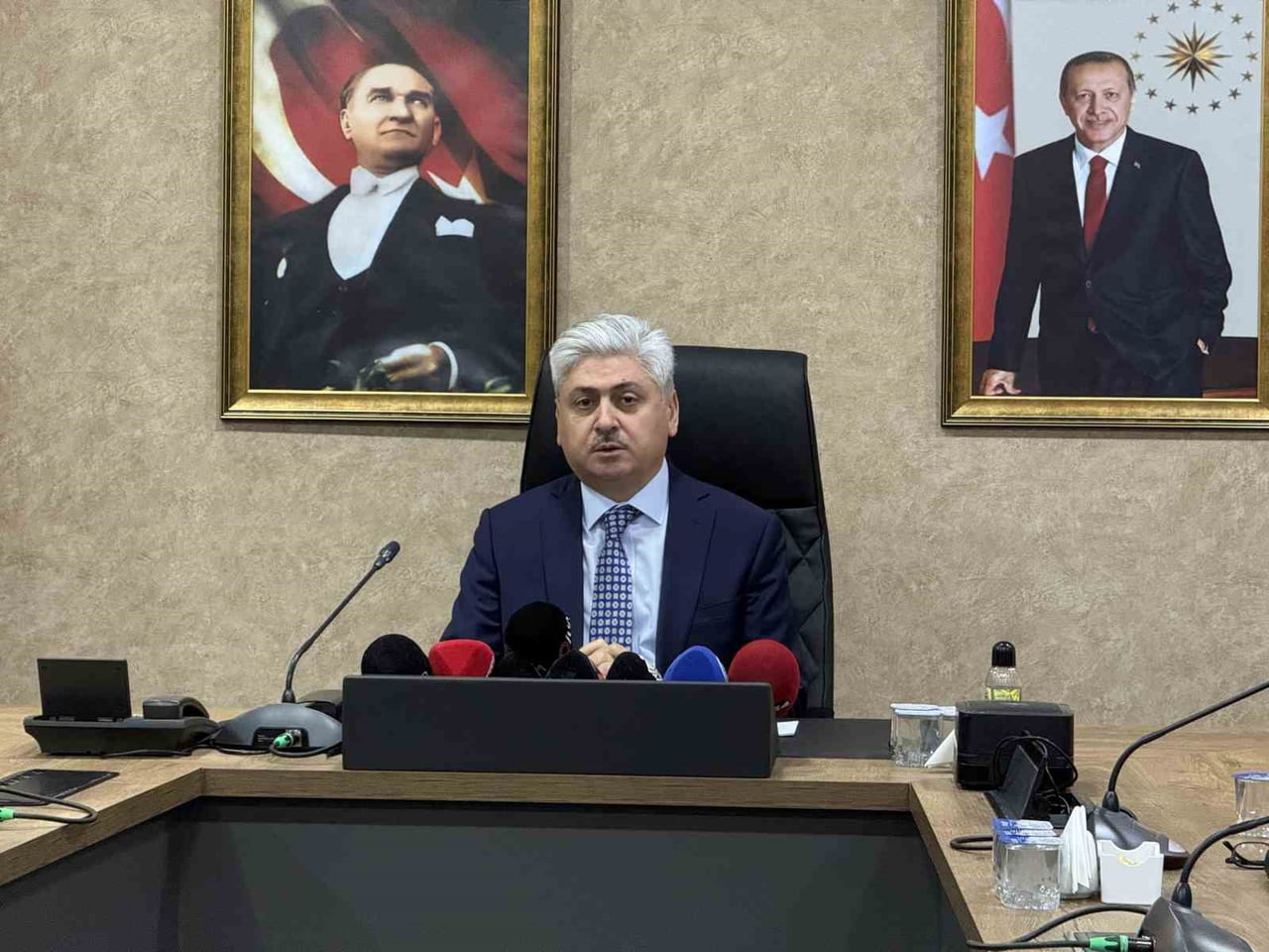 RAHMİ DOĞAN, VALİLİKTE DÜZENLENEN 'AYLIK ASAYİŞ BİLGİLENDİRME TOPLANTISI'NDA KONUŞTU