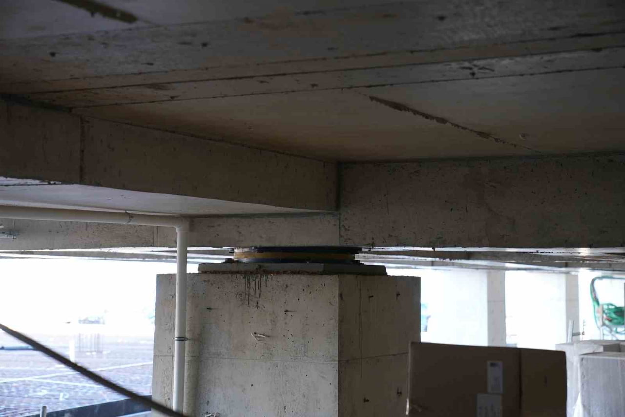 RAYLI SİSTEM OLARAK BİLİNEN SİSMİK İZOLATÖRLÜ YAPILAR TÜRKİYE'DE 100 YATAK VE ÜZERİ KAPASİTESİ...