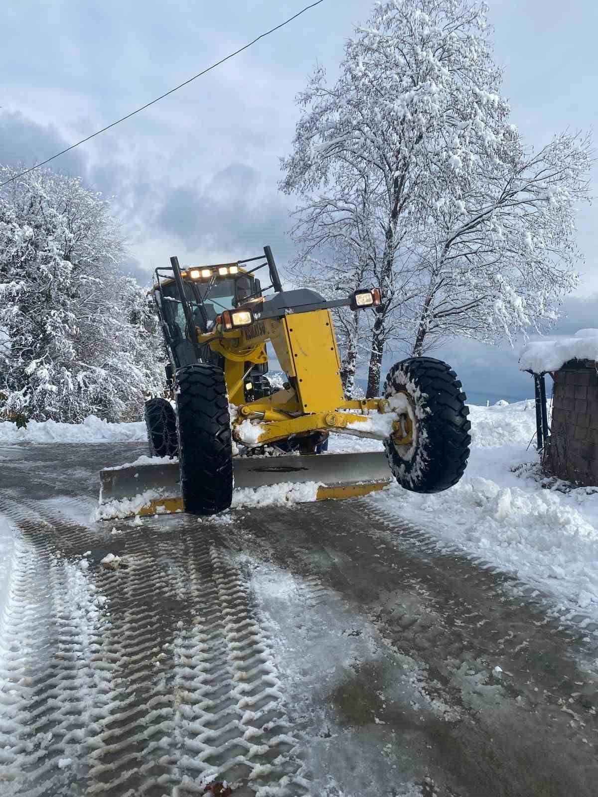 RİZE’DE 59 KÖY YOLU KAR YAĞIŞI NEDENİYLE ULAŞIMA KAPANDI
