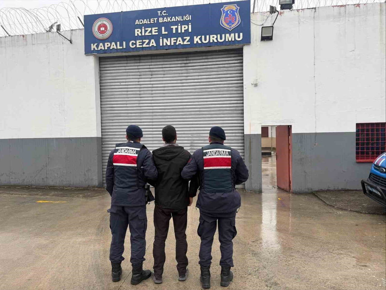 RİZE’DE ARANAN ŞAHISLARIN YAKALANMASINA YÖNELİK YÜRÜTÜLEN ÇALIŞMALAR KAPSAMINDA 2 KİŞİ...