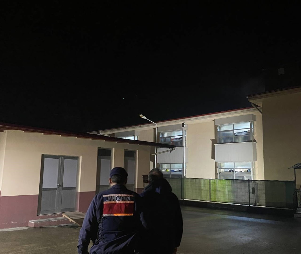 RİZE’DE ARANAN ŞAHISLARIN YAKALANMASINA YÖNELİK YÜRÜTÜLEN ÇALIŞMALAR KAPSAMINDA 2 KİŞİ...