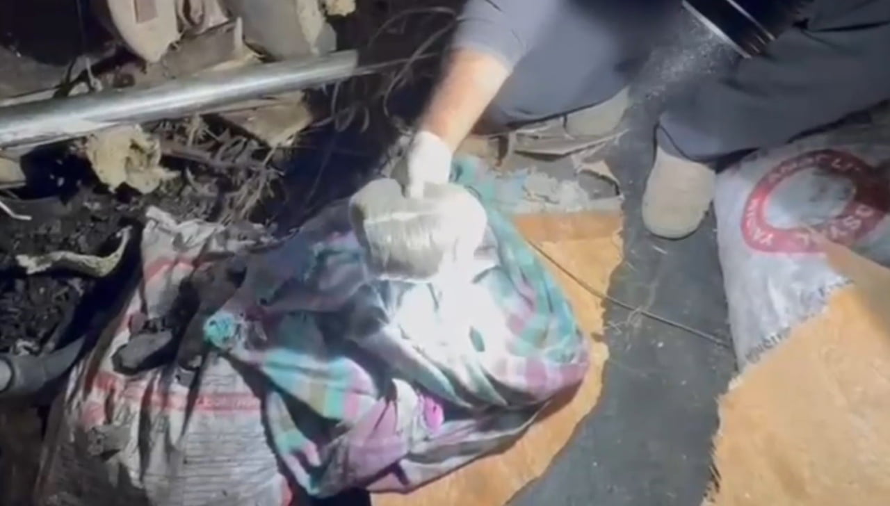 SAKARYA'DA UYUŞTURUCU MADDE SATIŞI YAPTIĞI TESPİT EDİLEN 6 ŞAHIS, EMNİYET EKİPLERİNCE...