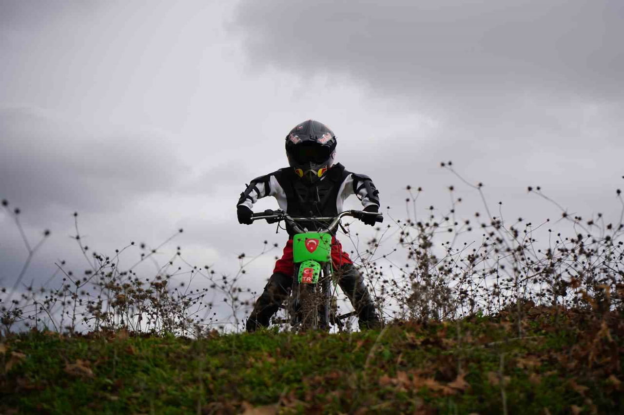 SAKARYA'DA YAŞAYAN 5 YAŞINDAKİ ERTUĞRUL İDACI, BABASININ "KUR'AN-I KERİM OKUMAYI ÖĞRENİRSEN...