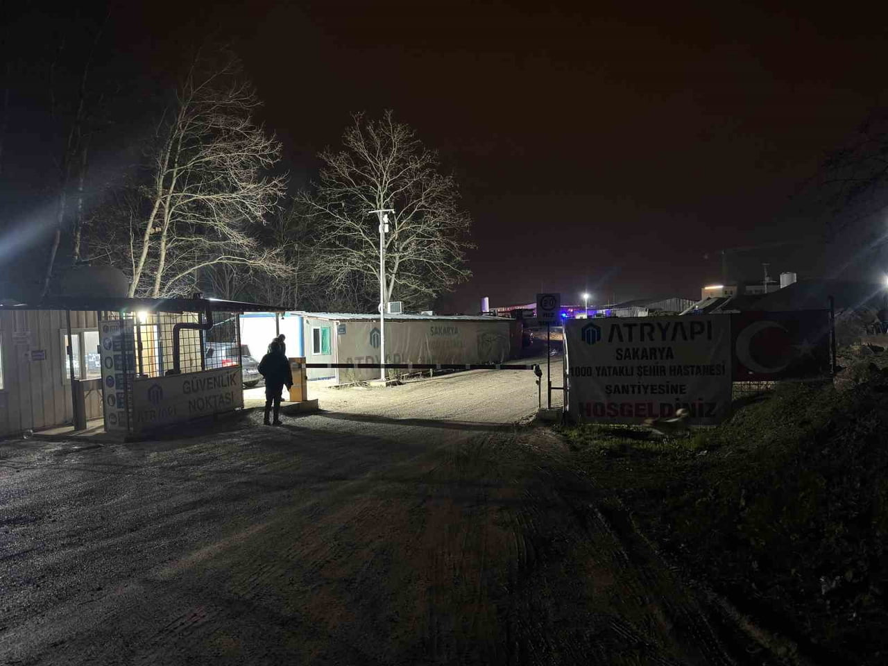 SAKARYA'NIN ADAPAZARI İLÇESİNDE İNŞAATI DEVAM EDEN BİN YATAKLI ŞEHİR HASTANESİNDE İŞÇİ...