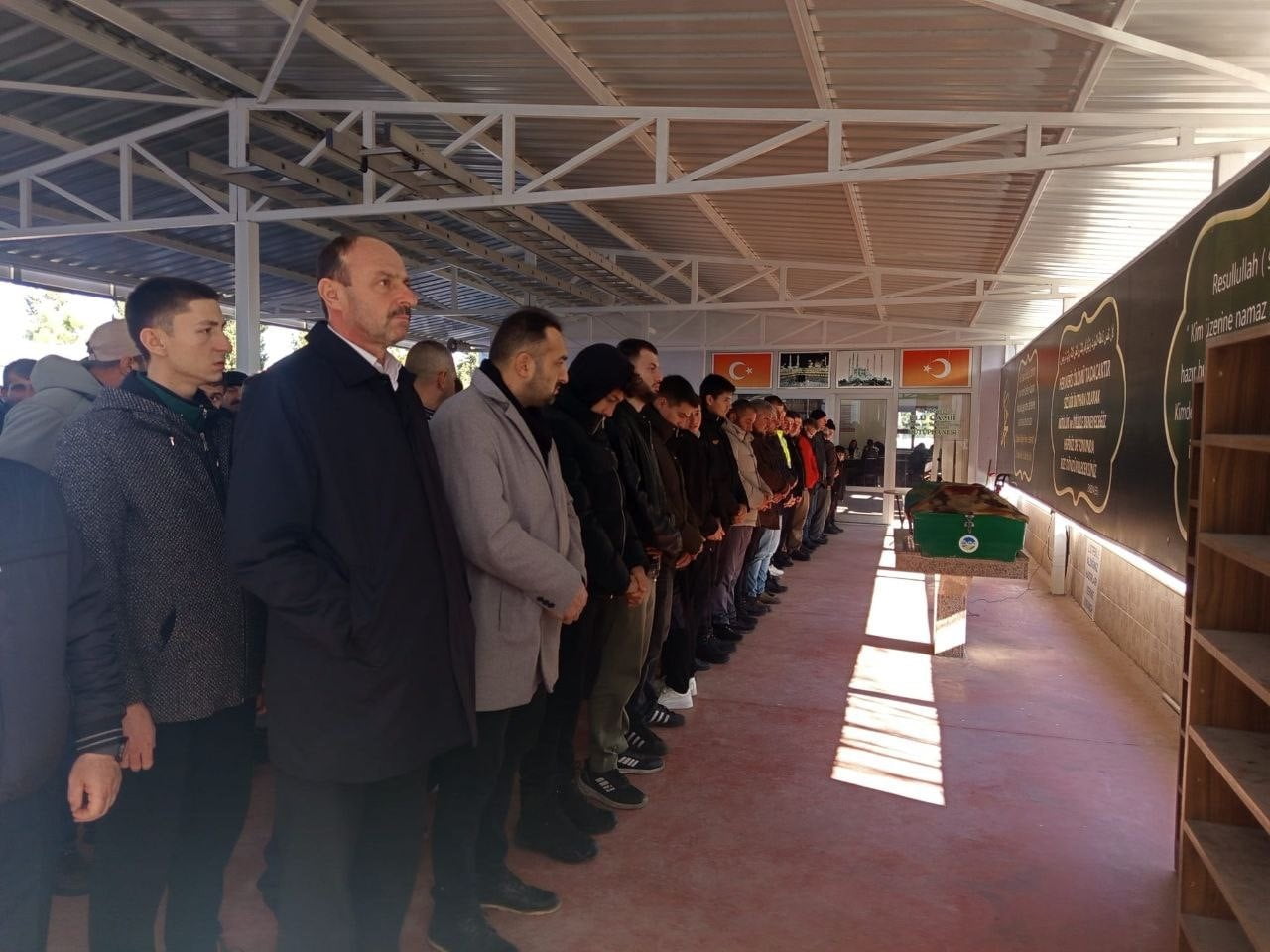 SAKARYA'NIN KARASU İÇERİSİNDE DERS İŞLENDİĞİ ESNADA LAVABO İHTİYACI OLDUĞUNU BELİRTEREK SINIFTAN...