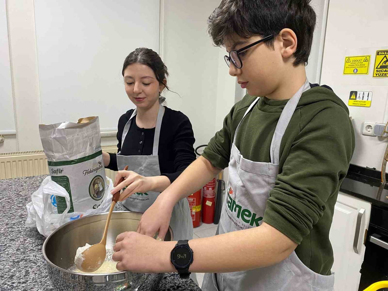 SAKARYA BÜYÜKŞEHİR BELEDİYESİ SANAT VE MESLEK EĞİTİMİ KURSLARI (SAMEK) BÜNYESİNDE DÜZENLENEN ARA...