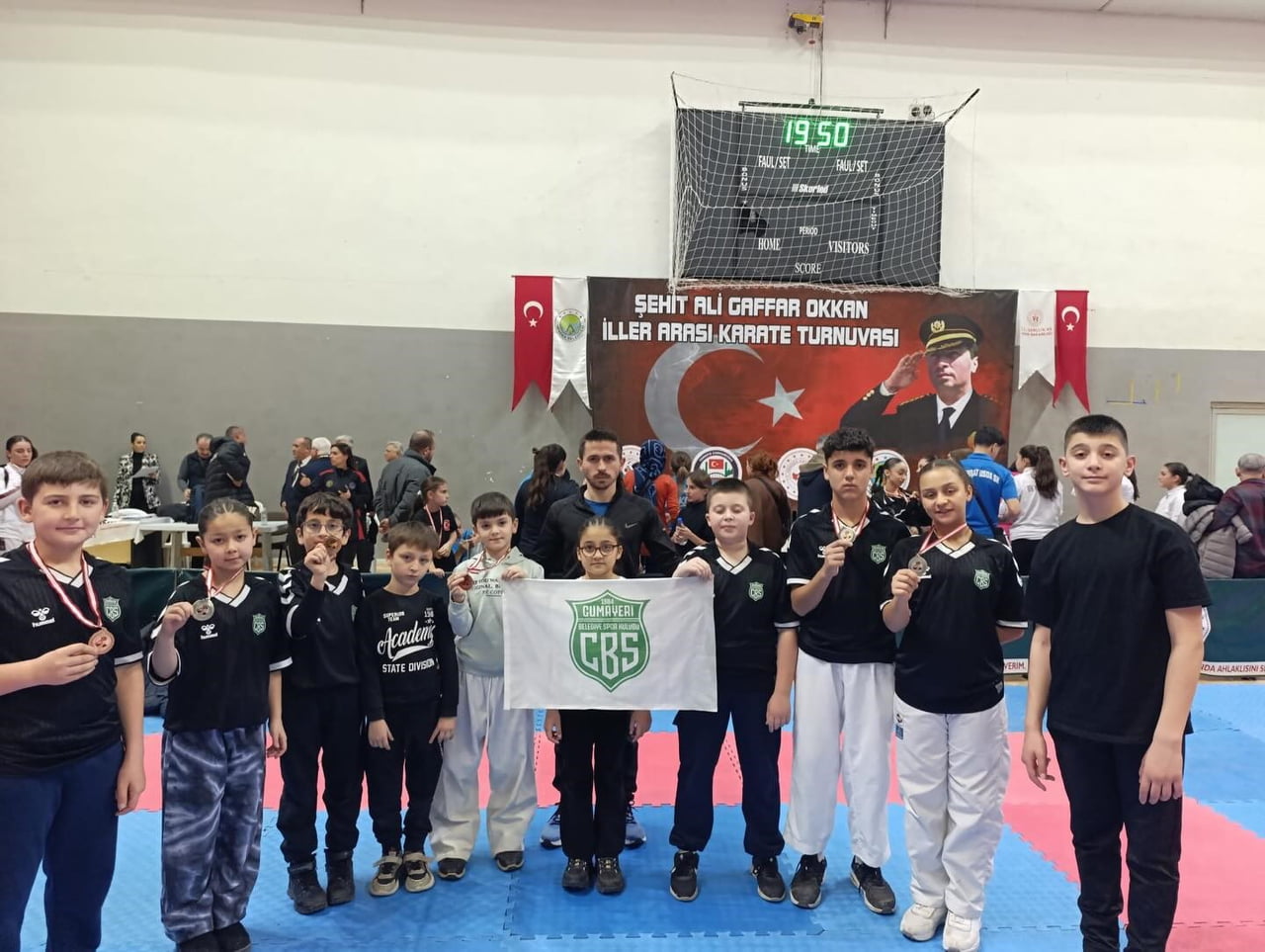 SAKARYA’DA GERÇEKLEŞTİRİLEN ŞEHİT ALİ GAFFAR OKKAN İLLER ARASI KARATE TURNUVASINDA CUMAYERİ...