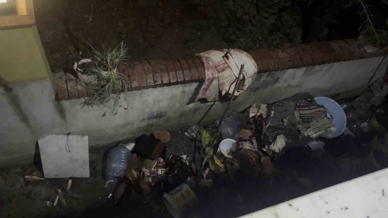 SAKARYA’NIN KAYNARCA İLÇESİNDE BİR EVİN BALKON BÖLÜMÜNDE ÇIKAN VE PANİĞE SEBEP OLAN YANGIN...