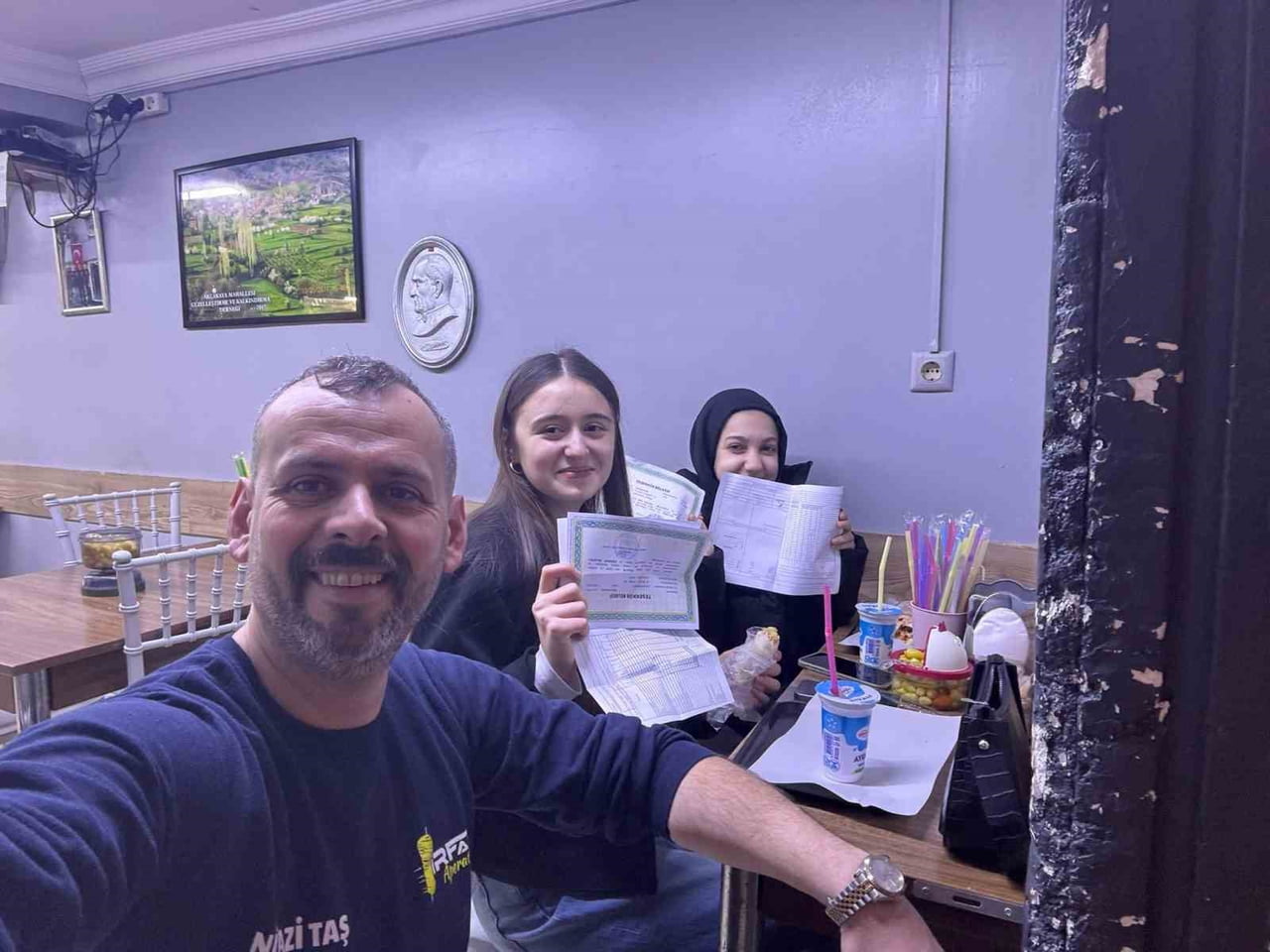 SAKARYA’NIN PAMUKOVA İLÇESİNDE BİR İŞLETMECİ, EĞİTİM ÖĞRETİM YILININ İLK DÖNEMİNİN TAMAMLANMASIYLA...