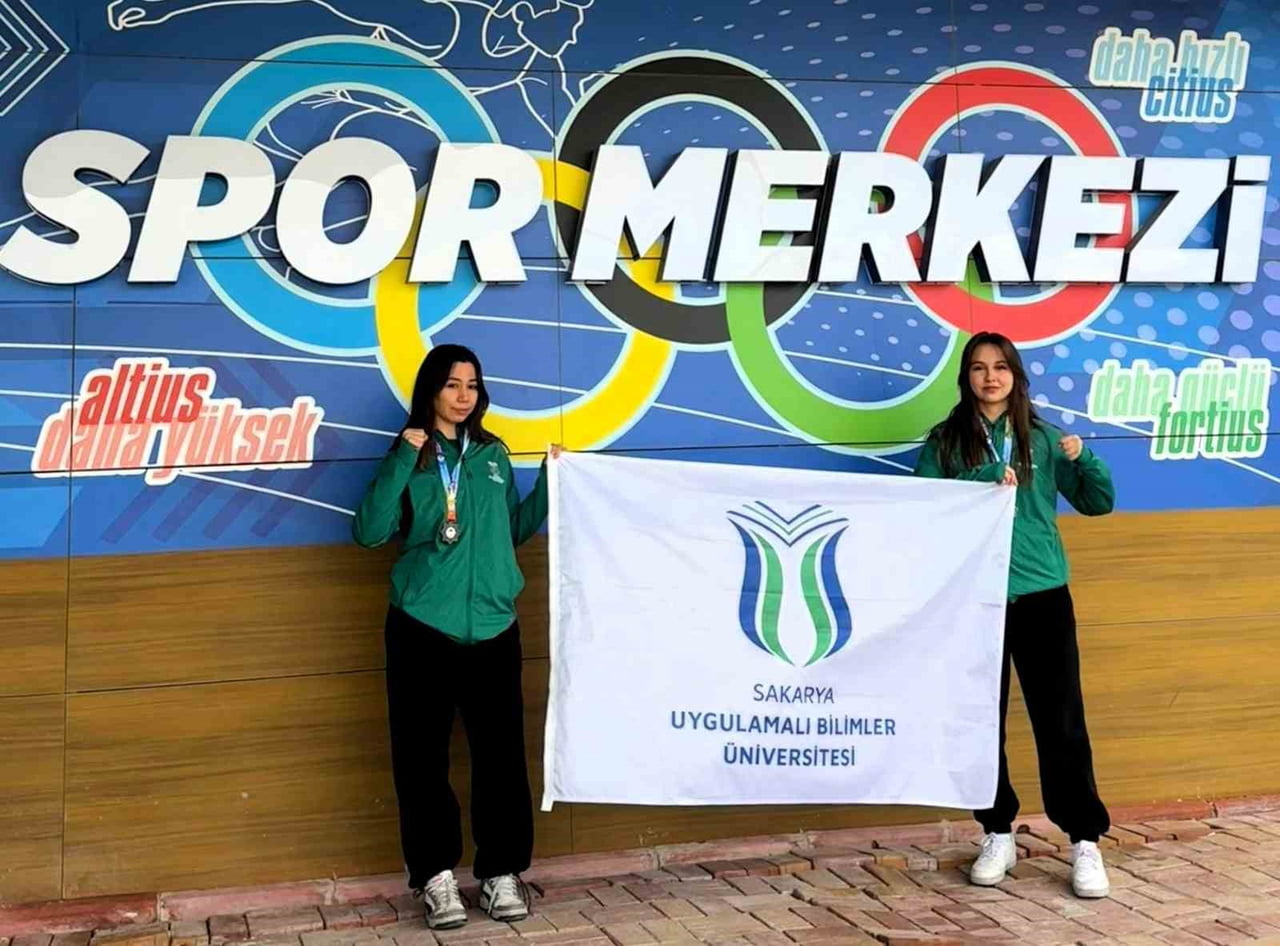 SAKARYA UYGULAMALI BİLİMLER ÜNİVERSİTESİ (SUBÜ) ÖĞRENCİLERİ, BURDUR’DA DÜZENLENEN KİCK BOKS ÜNİLİG...