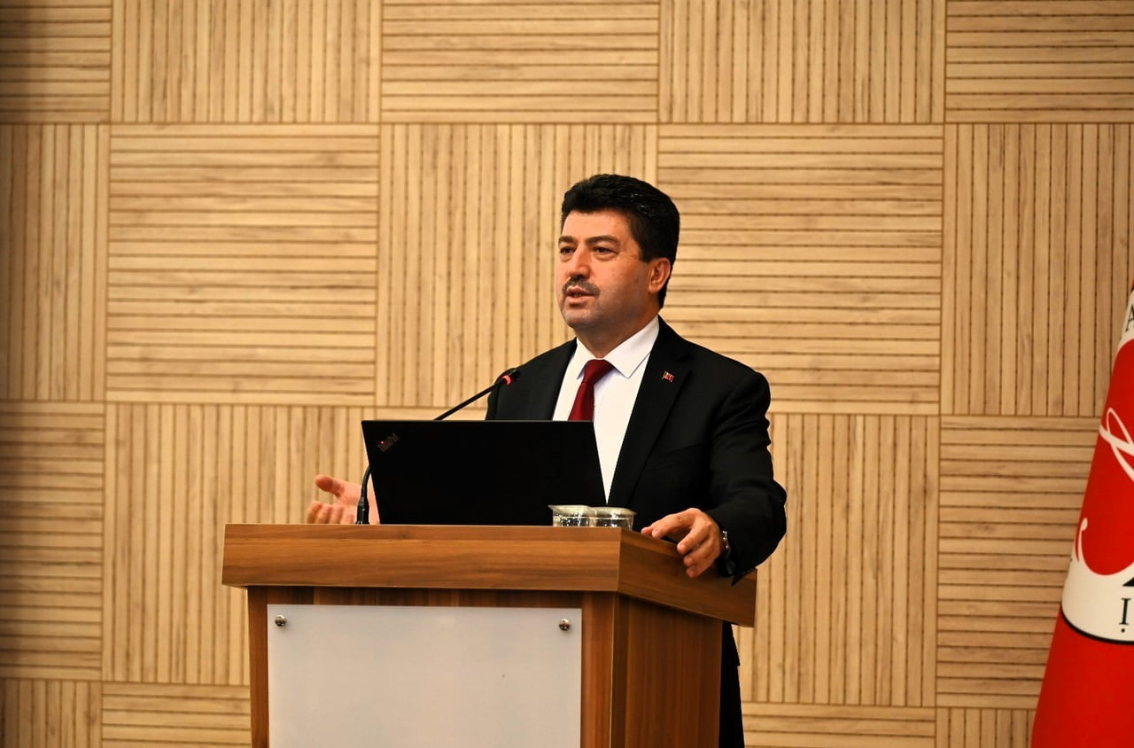 SAKARYA UYGULAMALI BİLİMLER ÜNİVERSİTESİ (SUBÜ) REKTÖRÜ PROF. DR. MEHMET SARIBIYIK, +1 EĞİTİM...