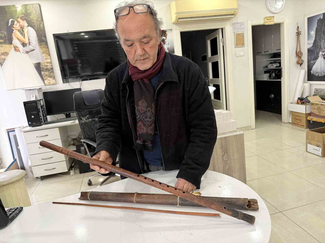 SAMİ YILMAZ, DEDESİNDEN KALAN YAKLAŞIK 165 YILLIK KAVALI SATIŞA ÇIKARDI.