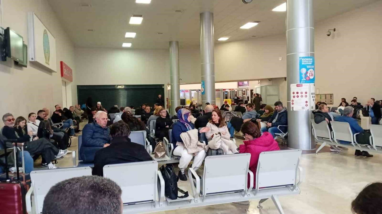 SAMSUN-ÇARŞAMBA HAVALİMANI’NIN 2025 YILI YOLCU TRAFİĞİ, GEÇEN YILA GÖRE 120 BİN 538 KİŞİ ARTARAK 1...