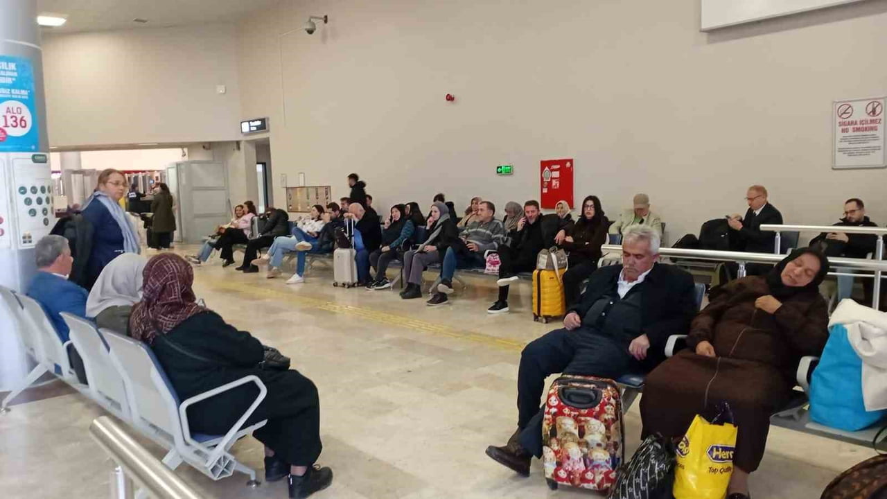 SAMSUN-ÇARŞAMBA HAVALİMANI’NIN 2025 YILI YOLCU TRAFİĞİ, GEÇEN YILA GÖRE 120 BİN 538 KİŞİ ARTARAK 1...