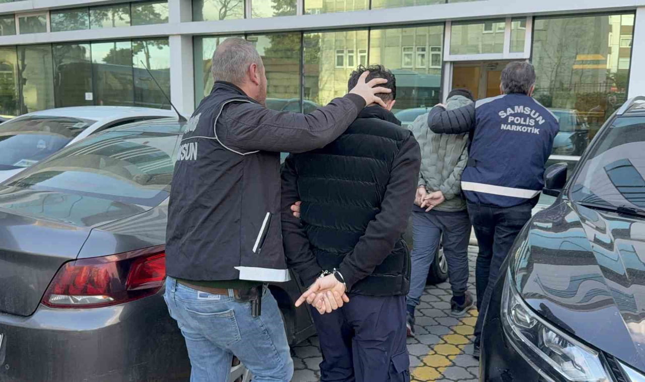 SAMSUN’DA CANİK VE İLKADIM İLÇELERİNDE DÜZENLENEN UYUŞTURUCU OPERASYONLARINDA BİRİ KADIN 3 ŞÜPHELİ...