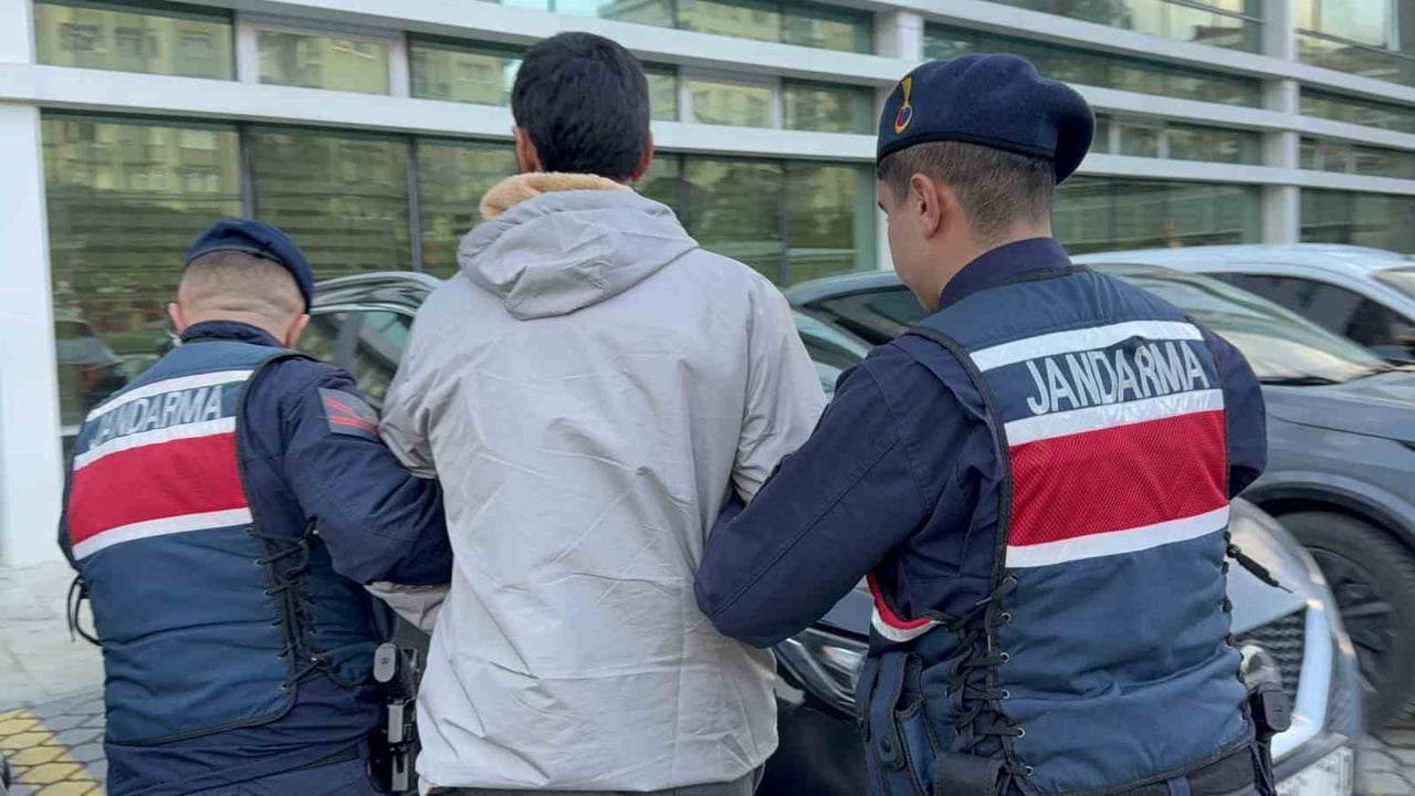 SAMSUN’UN VEZİRKÖPRÜ İLÇESİNDE JANDARMA EKİPLERİNCE DEAŞ TERÖR ÖRGÜTÜNE YÖNELİK DÜZENLENEN...