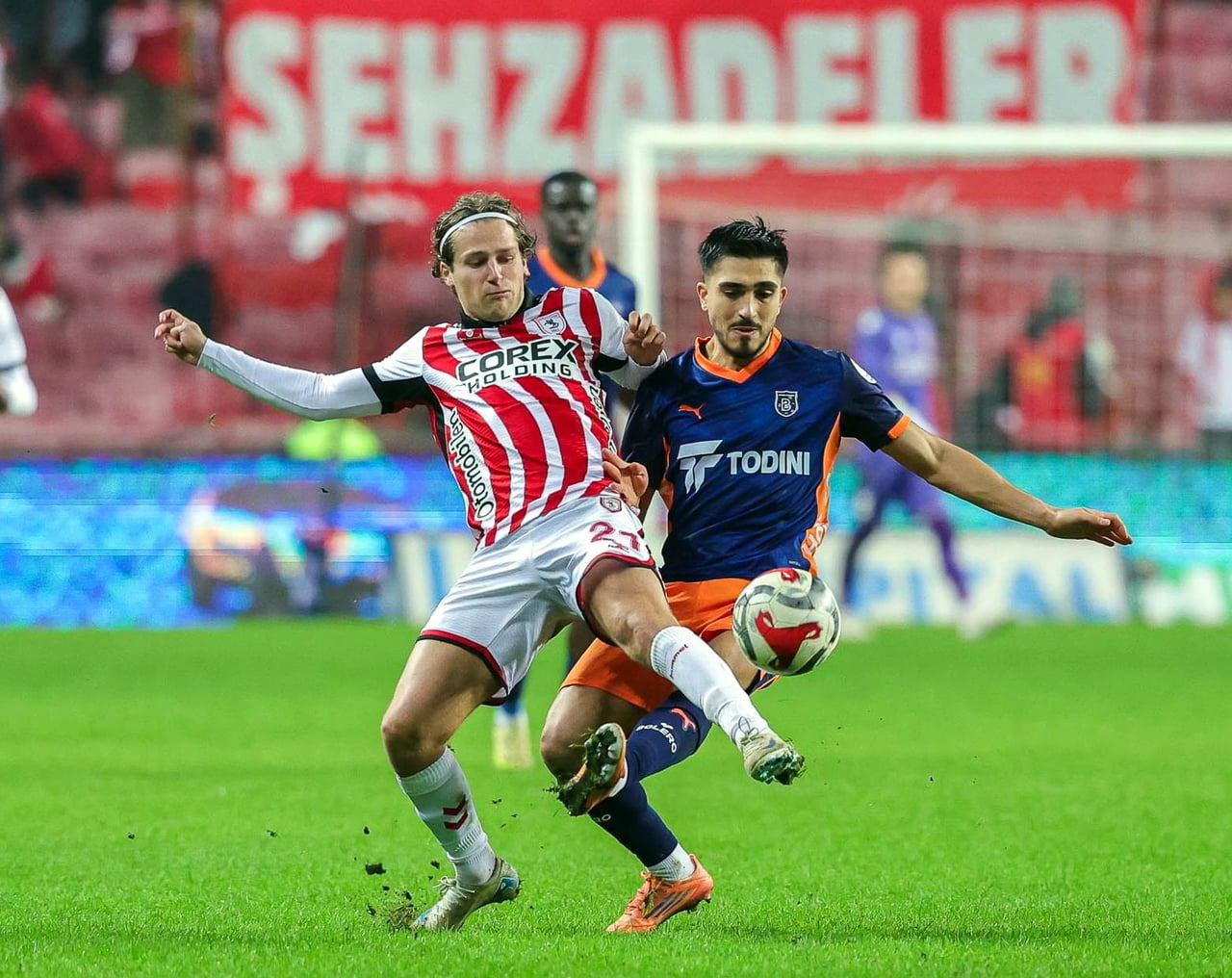 SAMSUNSPOR'DA SİNDİRİM SİSTEMİ ENFEKSİYONU YAŞAYAN CARLO HOLSE DE GENÇLERBİRLİĞİ MAÇI KADROSUNDAN...