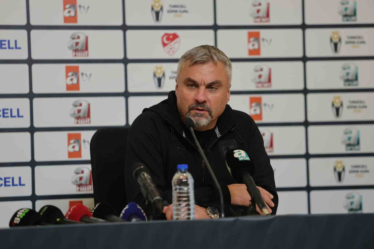 SAMSUNSPOR TEKNİK DİREKTÖRÜ  THOMAS REİS, "İLK YARI İSTEDİKLERİMİZİ GERÇEKLEŞTİREMEDİK. İKİNCİ...