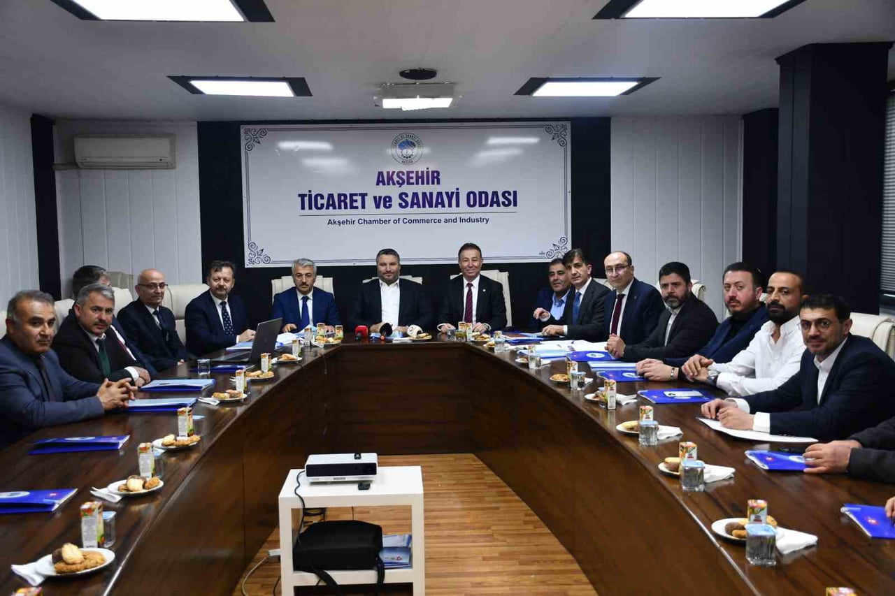 SANAYİ VE TEKNOLOJİ BAKAN YARDIMCISI ORUÇ BABA İNAN, AKŞEHİR TİCARET VE SANAYİ ODASI’NDA...