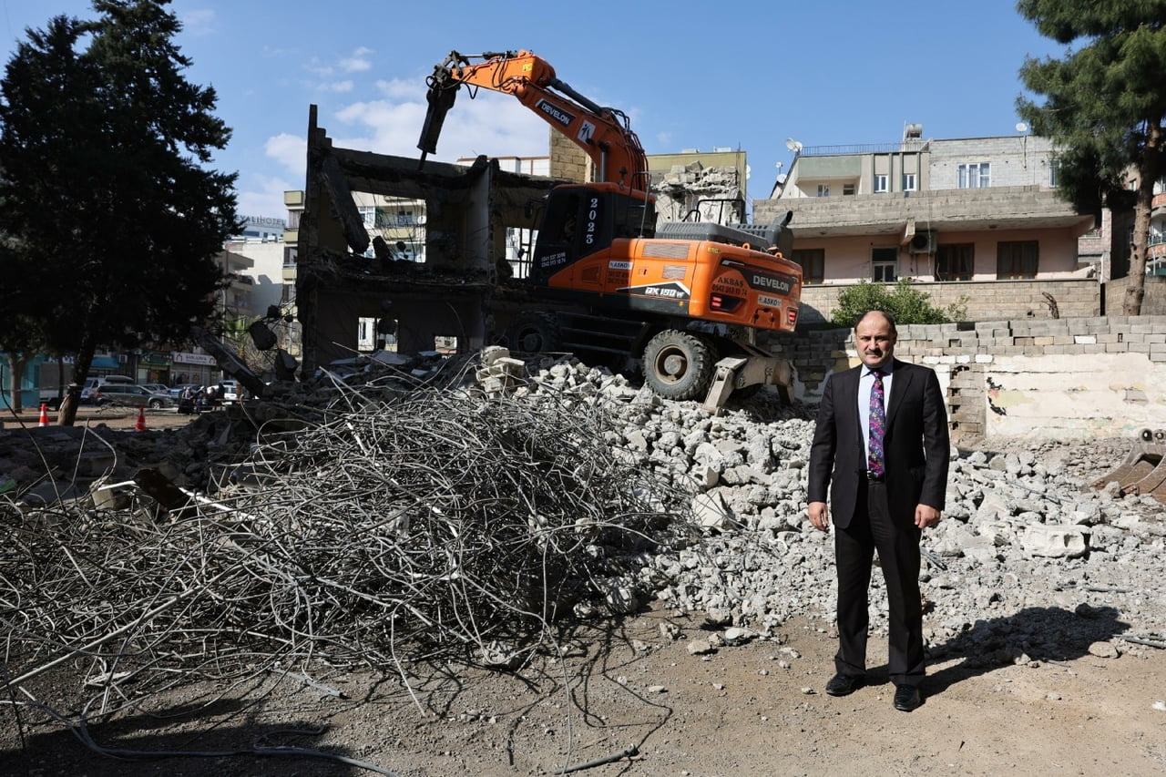 ŞANLIURFA’DA 59 BAĞIMSIZ YAPININ YIKIMI TAMAMLADI