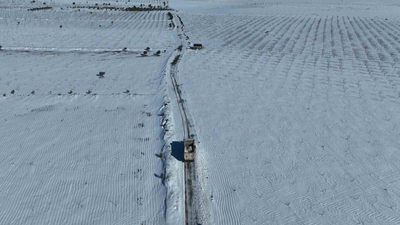 ŞANLIURFA KIRSALINDAKİ YOLLAR ULAŞIMA AÇILDI