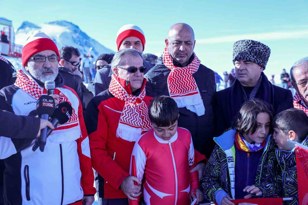 SARIKAMIŞ HAREKÂTI’NIN 111. YIL DÖNÜMÜ DOLAYISIYLA, HACILAR BELEDİYESİ’NİN ORGANİZASYONUNDA;...