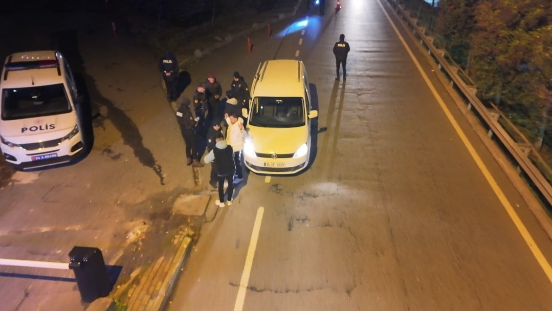 SARIYER EMNİYET EKİPLERİNDEN YILBAŞI DENETİMİ: ARANMASI BULUNAN 6 KİŞİ YAKALANDI