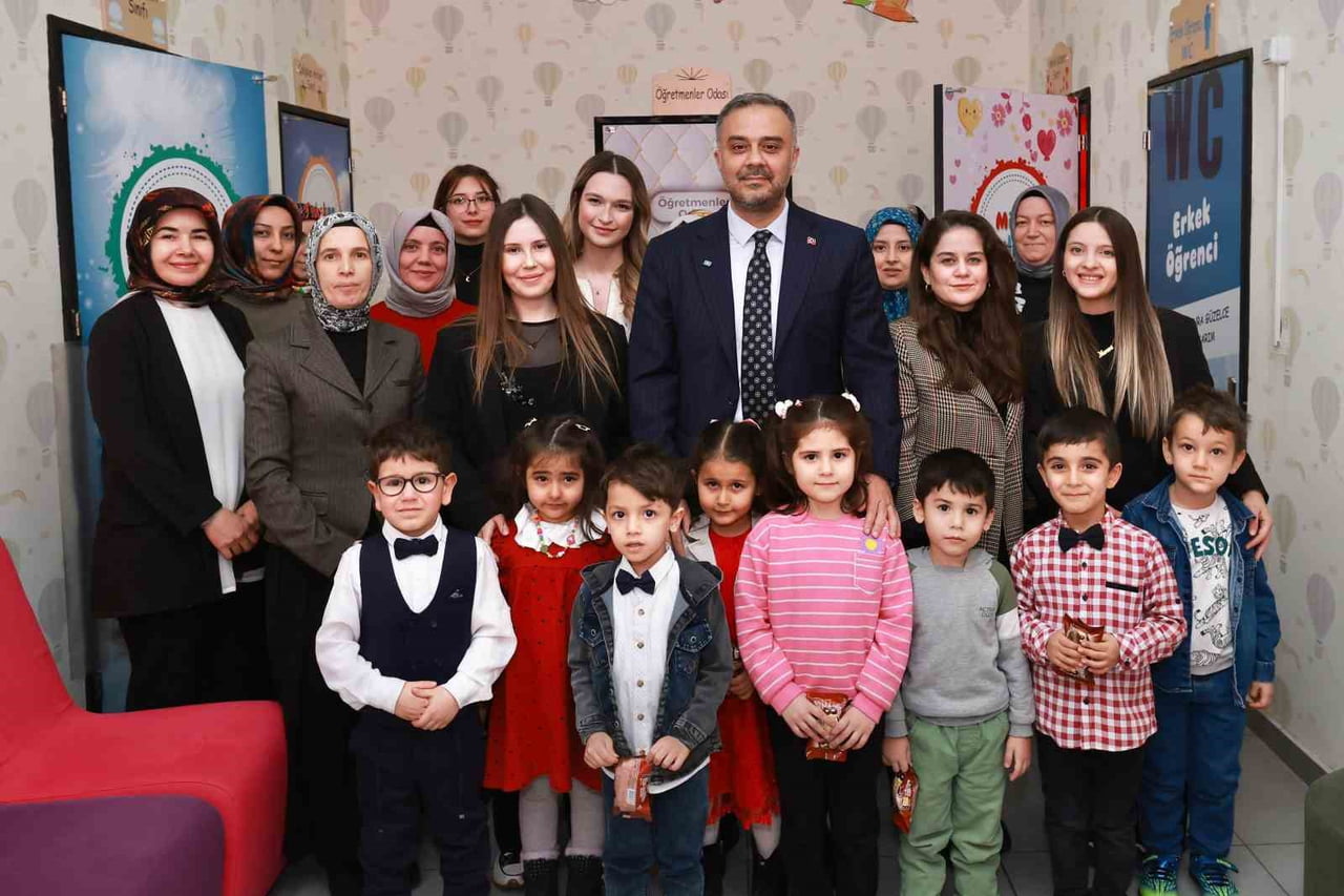 ŞEHİT HAKAN AKDERE GÜNDÜZ BAKIMEVİ'NDE EĞİTİM GÖREN MİNİKLER, DÜZENLENEN KARNE DAĞITIM PROGRAMINA...