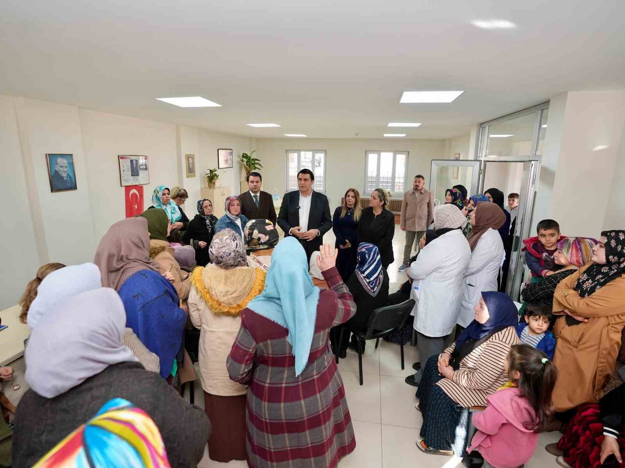 ŞEHİTKAMİL BELEDİYE BAŞKANI UMUT YILMAZ, GAZİKENT BÖLGE İRTİBAT BÜROSU BİRUNİ SOSYAL TESİSLERİ’NDE...