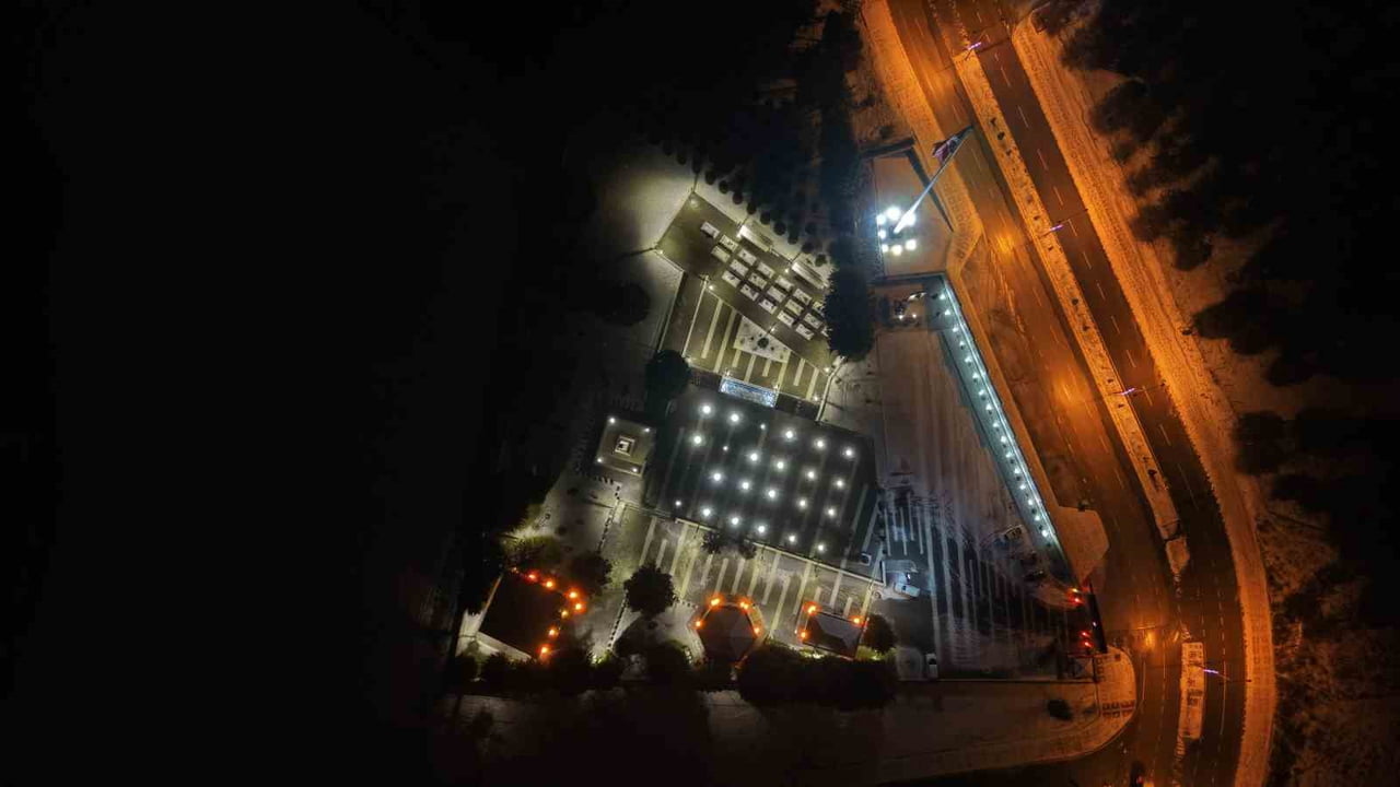 ŞEHİTLİK ALANINDAN DRONLA DETAY GÖRÜNTÜ