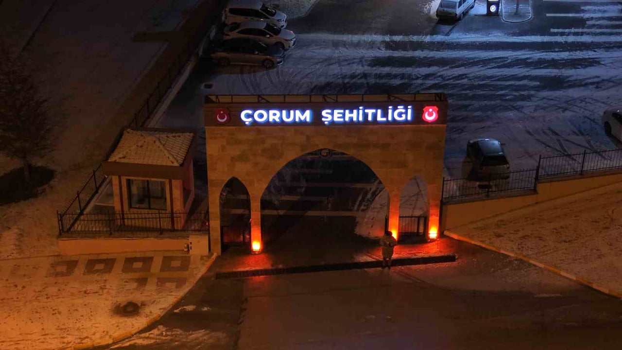 ŞEHİTLİK ALANINDAN DRONLA DETAY GÖRÜNTÜ