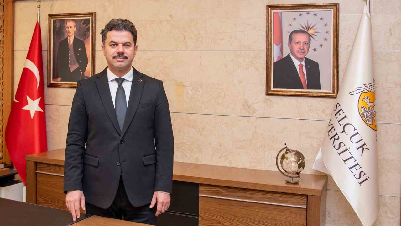 SELÇUK ÜNİVERSİTESİ REKTÖRÜ PROF. DR. HÜSEYİN YILMAZ, 2025 YILINDA HAYATA GEÇİRİLEN YATIRIMLARIN...