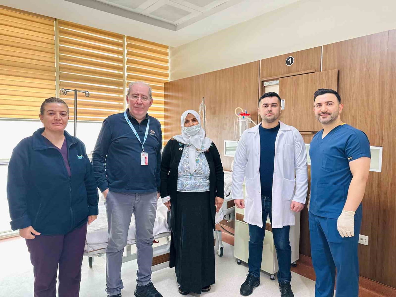 SİİRT EĞİTİM VE ARAŞTIRMA HASTANESİ’NE RUTİN KONTROL İÇİN GELEN SULTAN YILDIRIM’IN (46), SOL...