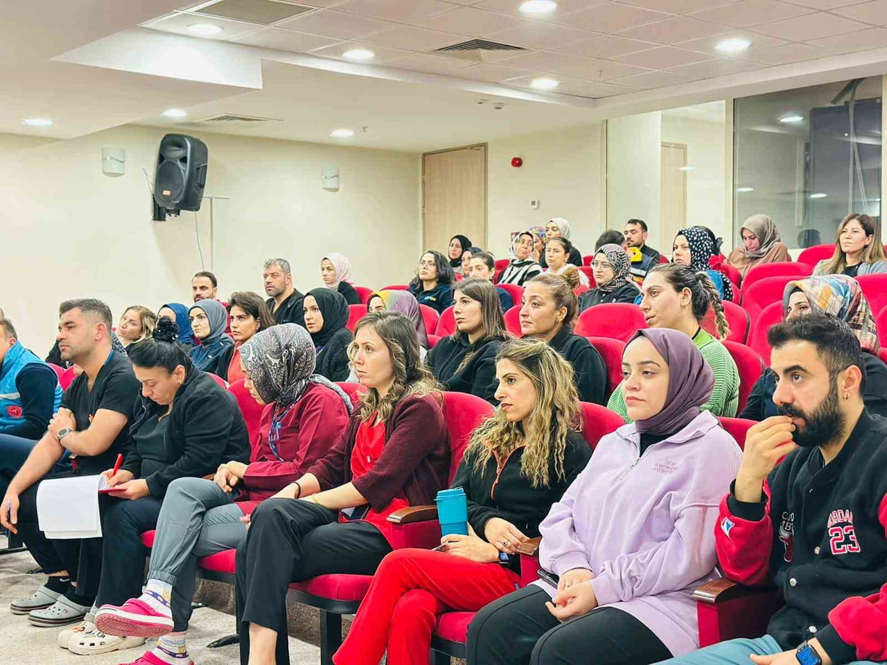 SİİRT EĞİTİM VE ARAŞTIRMA HASTANESİNDE VEREM EĞİTİMİ VE FARKINDALIK HAFTASI DOLAYISIYLA EĞİTİM...