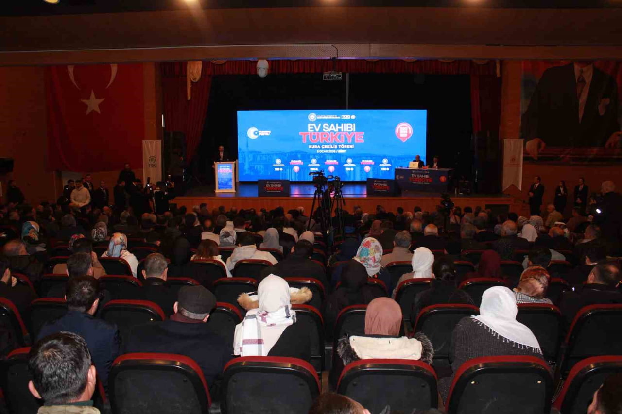 SİİRT’TE "YÜZYILIN KONUT PROJESİ" KAPSAMINDA BİN 627 HAK SAHİBİ KURA SONUCU BELİRLENDİ.