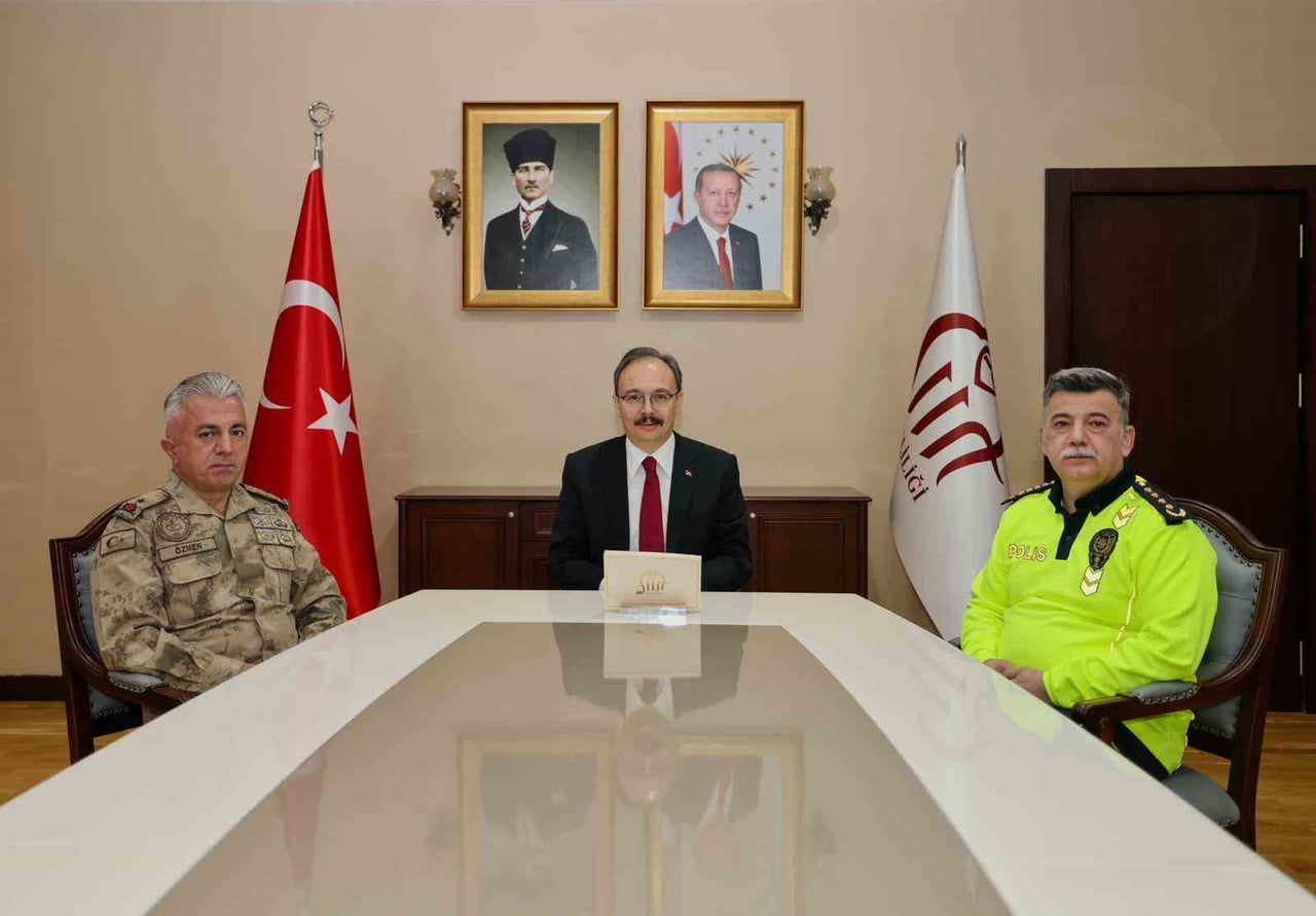 SİİRT VALİSİ DR. KEMAL KIZILKAYA, 2025 YILINDA ASAYİŞ OLAYLARININ YÜZDE 99,9’UNUN AYDINLATILDIĞINI...