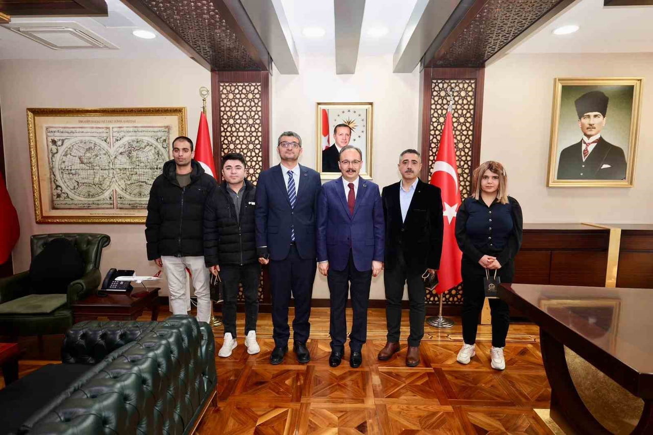 SİİRT VALİSİ DR. KEMAL KIZILKAYA ÖNCÜLÜĞÜNDE BAŞLATILAN VE İL SAĞLIK MÜDÜRLÜĞÜ KOORDİNESİNDE...