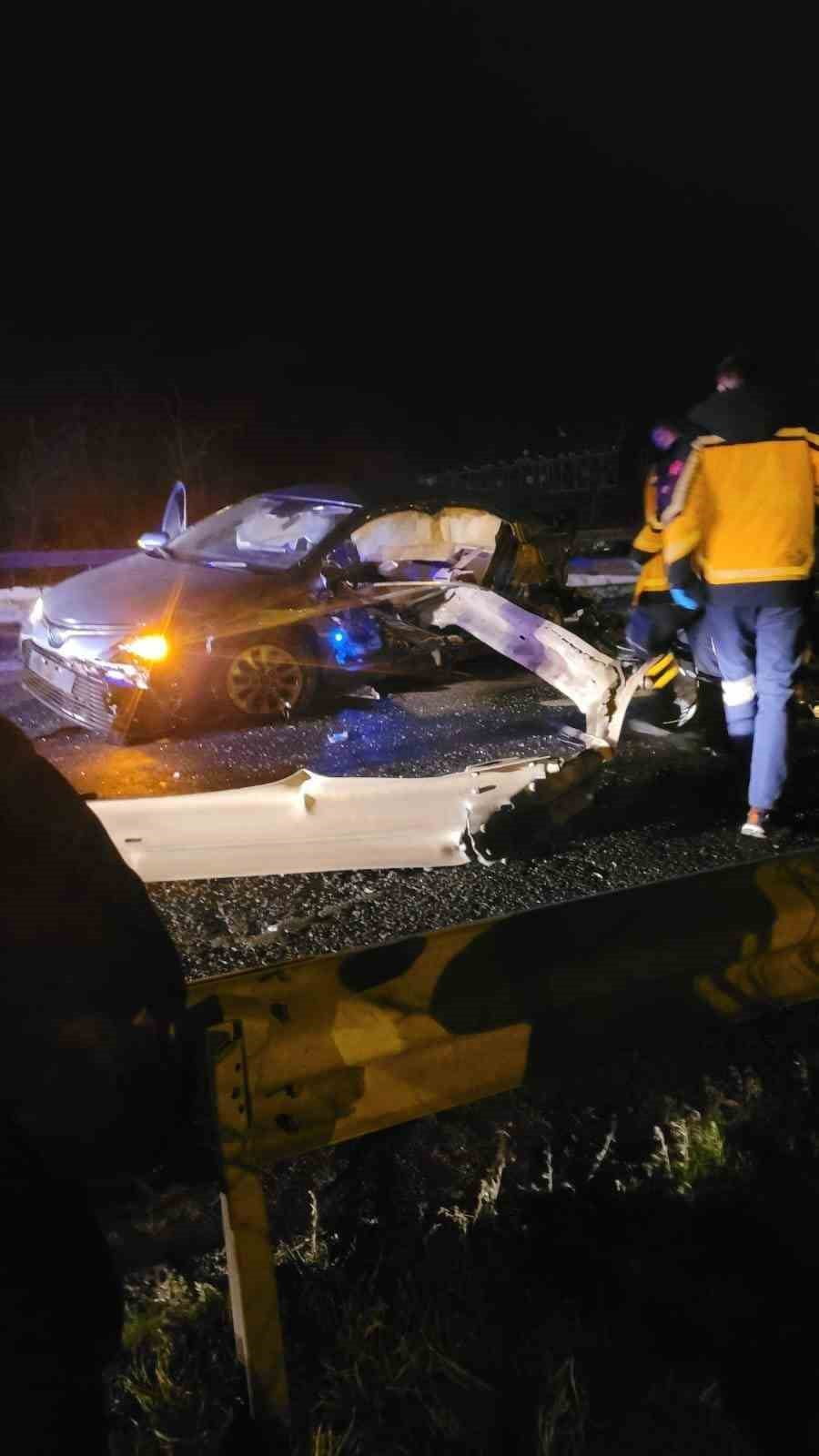 SİLİVRİ MAVİ YELKEN’DE FECİ KAZA: ARAÇTA SIKIŞAN SÜRÜCÜ HAYATINI KAYBETTİ