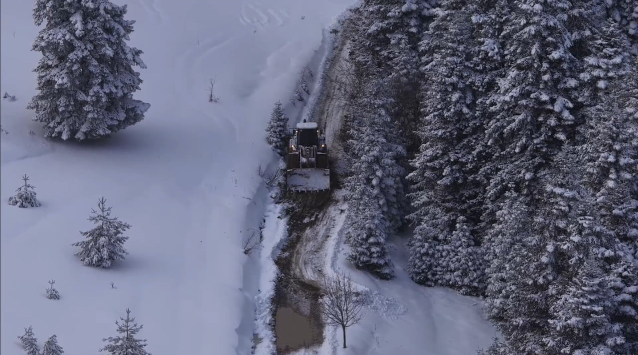 SİNOP'TA OLUMSUZ HAVA KOŞULLARI VE KAR YAĞIŞI ULAŞIMI ETKİLERKEN, 39 KÖYDE ENERJİ KESİNTİSİ...