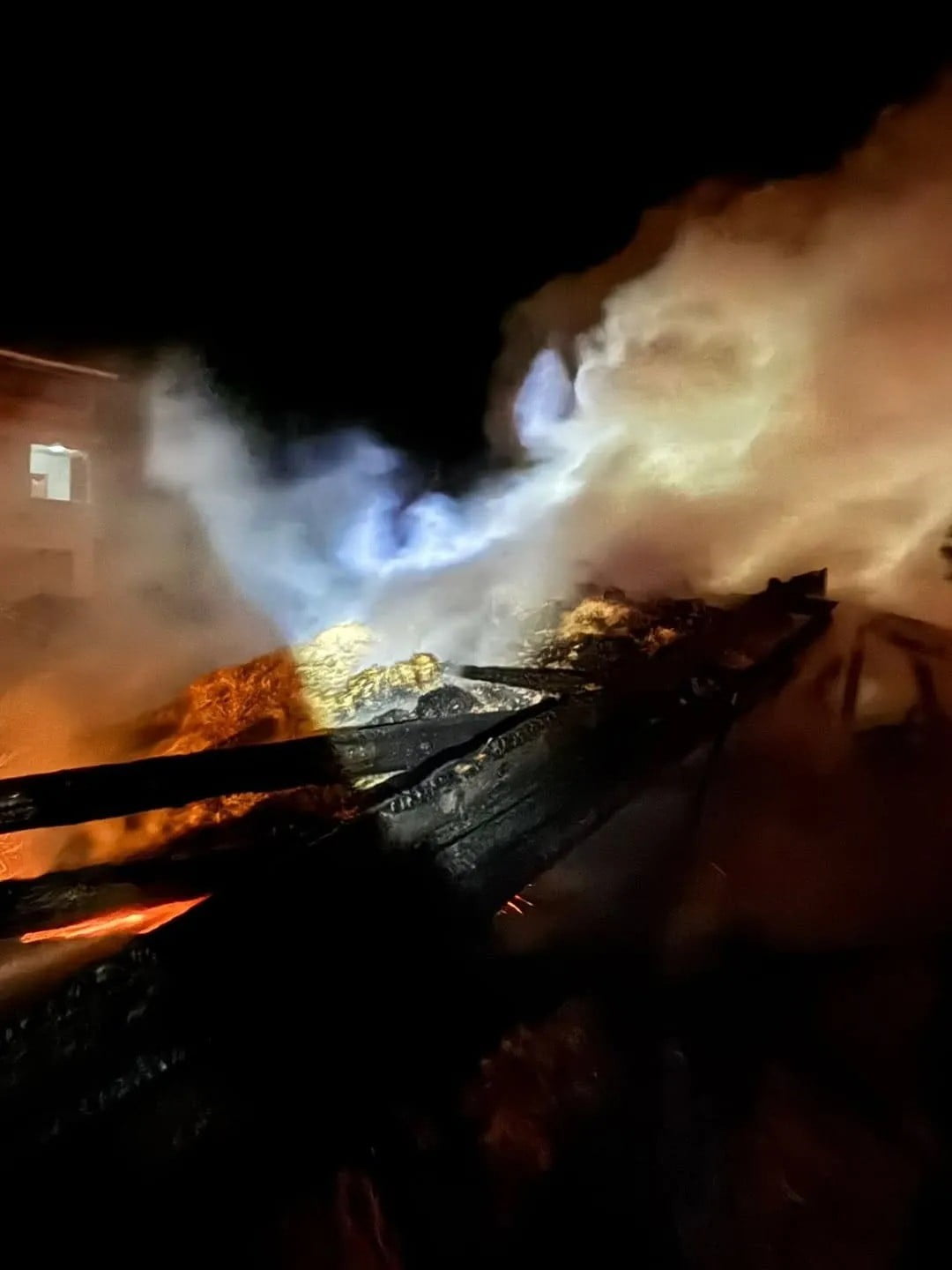 SİNOP’UN BOYABAT İLÇESİNDE ÇIKAN SAMANLIK YANGINI İTFAİYE EKİPLERİNCE KONTROL ALTINA...