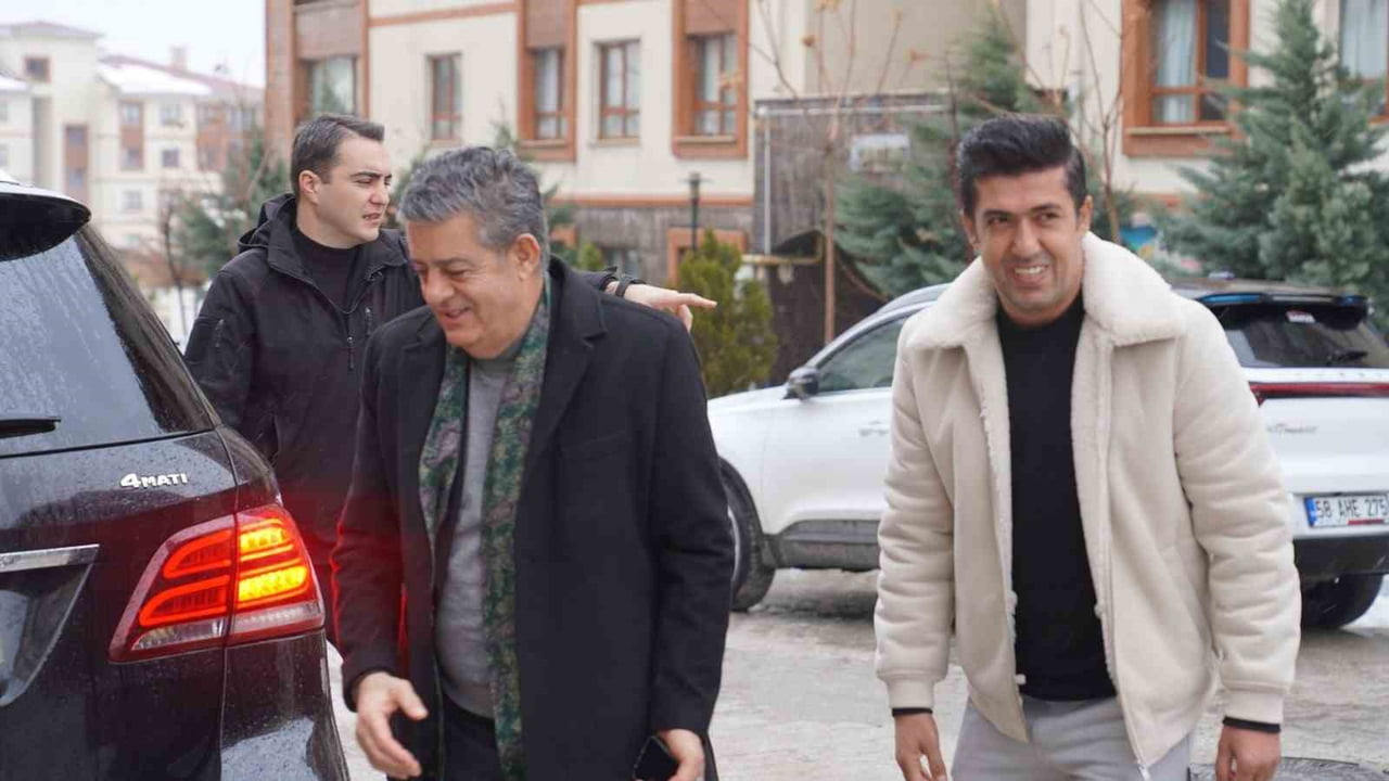 ŞIRNAK BELEDİYE BAŞKANI MEHMET YARKA, 10 OCAK ÇALIŞAN GAZETECİLER GÜNÜ DOLAYISIYLA İHLAS HABER...